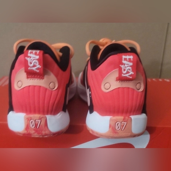 (Y-4.5) Napheesa Collier x KD15 'Community' - Picture 7 of 11